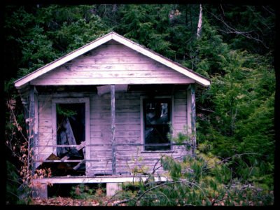 Abandoned-Rental-Cabin