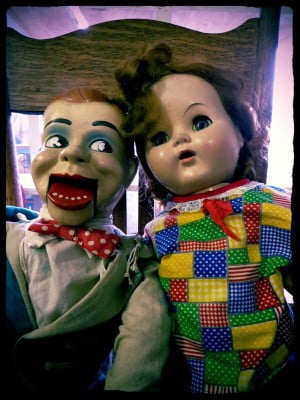 pair-of-creepy-dolls